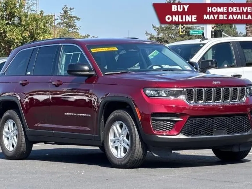 2023 Jeep Grand Cherokee Laredo photo 1