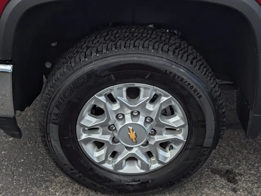 2024 Chevrolet Silverado 2500HD LT photo 1