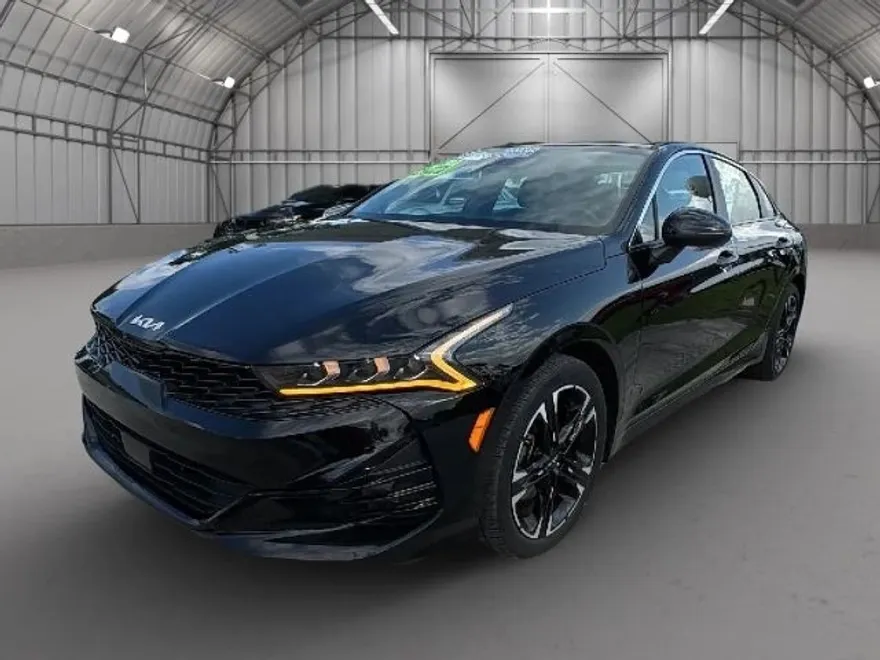 2024 Kia K5 GT-Line photo 1