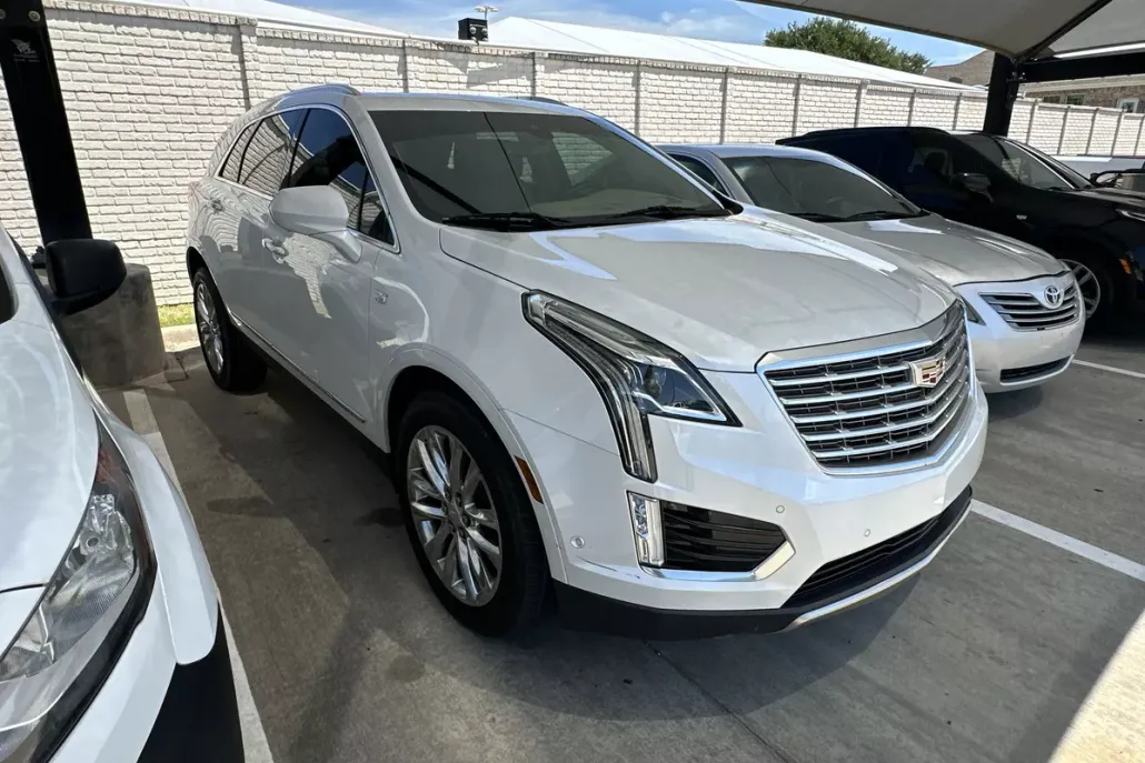 2017 Cadillac XT5 Base Sport photo 1