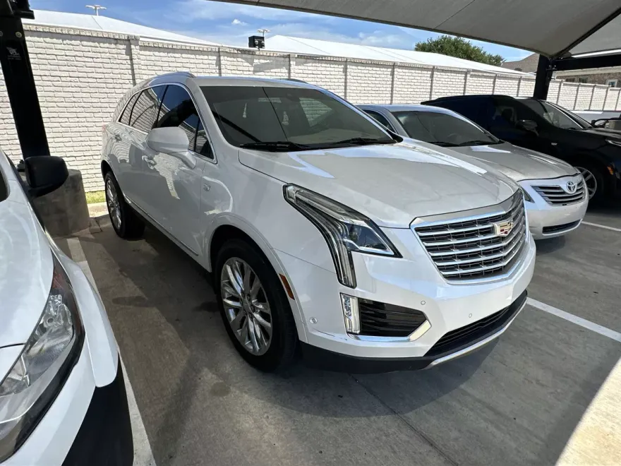 2017 Cadillac XT5 Base Sport photo 1