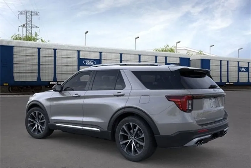 2025 Ford Explorer Platinum photo 1