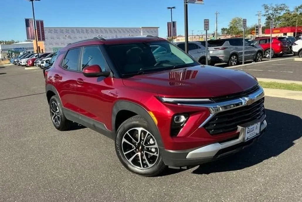 2025 Chevrolet Trailblazer LT photo 1