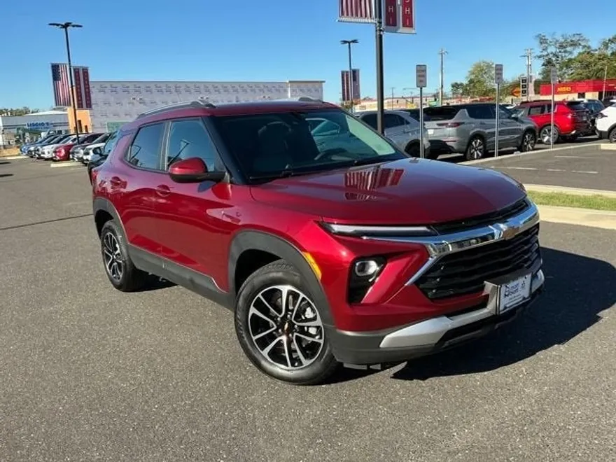 2025 Chevrolet Trailblazer LT photo 1