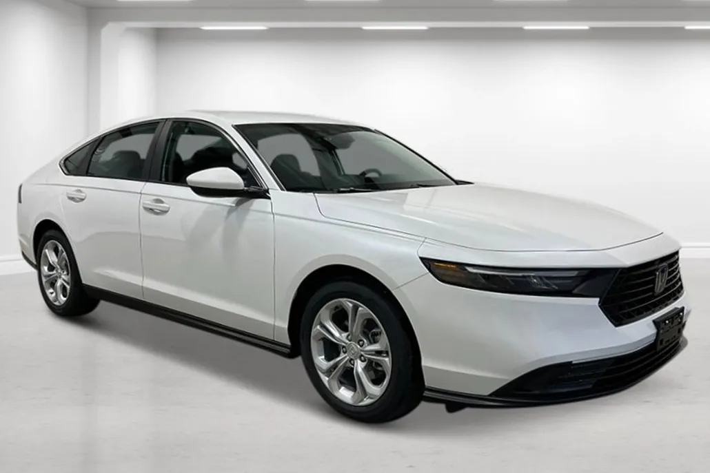 2025 Honda Accord LX photo 1