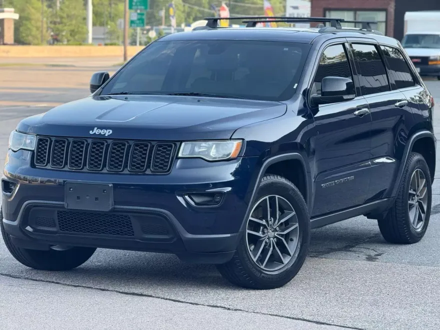 2018 Jeep Grand Cherokee Limited Sport photo 1