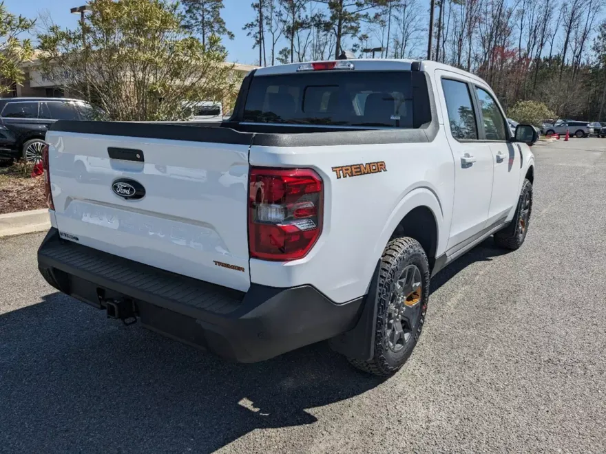 2025 Ford Maverick Tremor photo 1