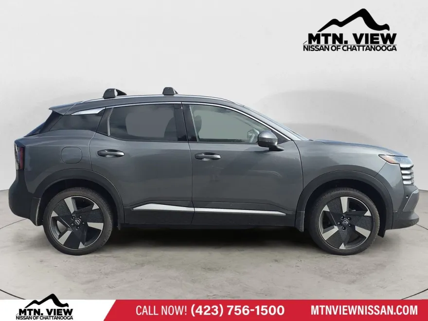 2025 Nissan Kicks SR photo 1