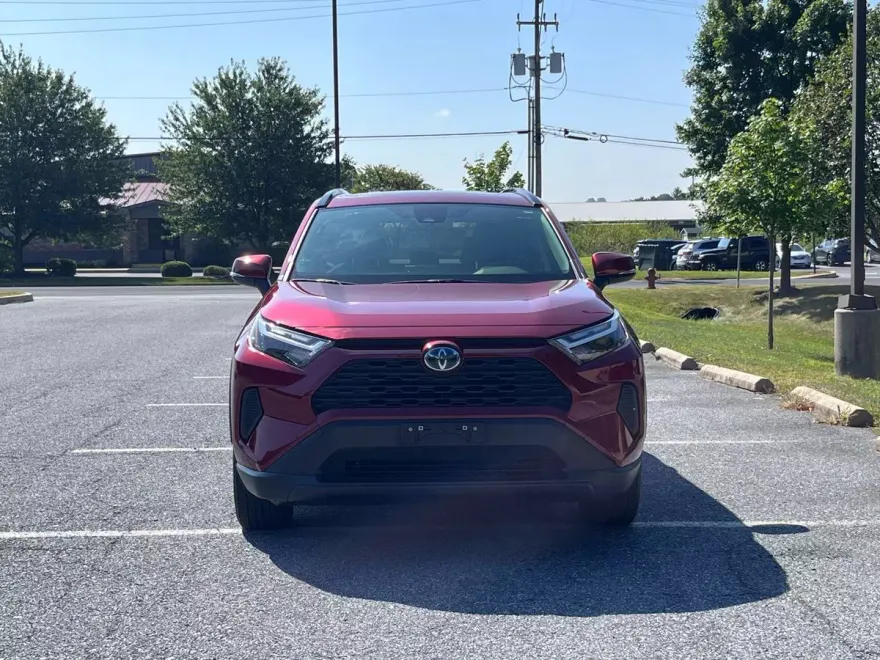 2022 Toyota RAV4 Hybrid XLE photo 1