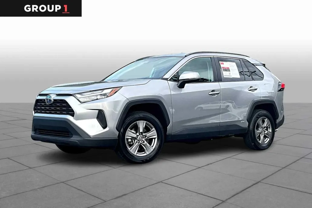 2023 Toyota RAV4 Hybrid XLE photo 1