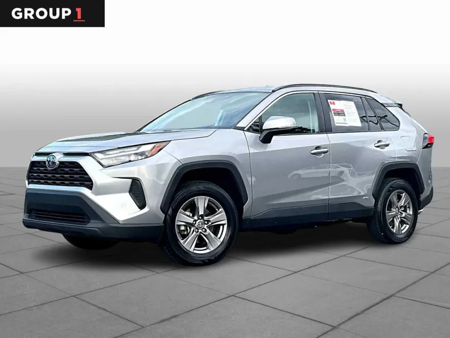 2023 Toyota RAV4 Hybrid XLE photo 1