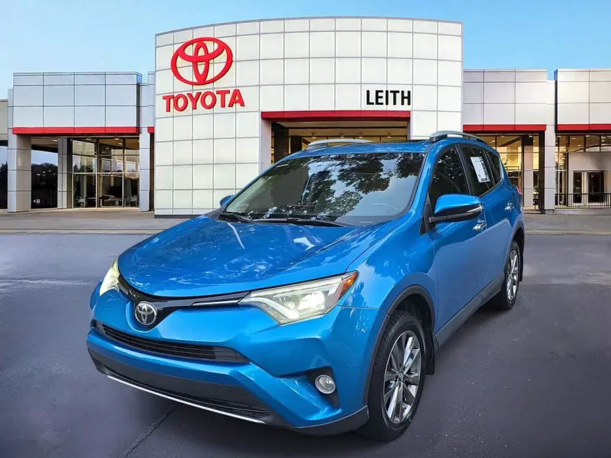 2018 Toyota RAV4 Limited photo 1