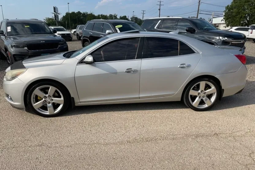 2015 Chevrolet Malibu LTZ photo 1