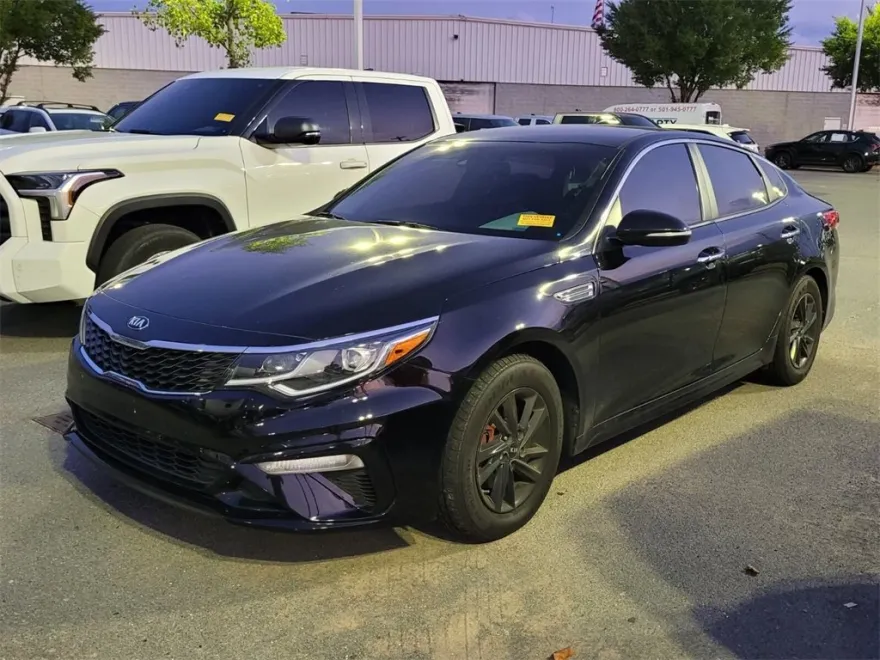 2020 Kia Optima LX photo 1