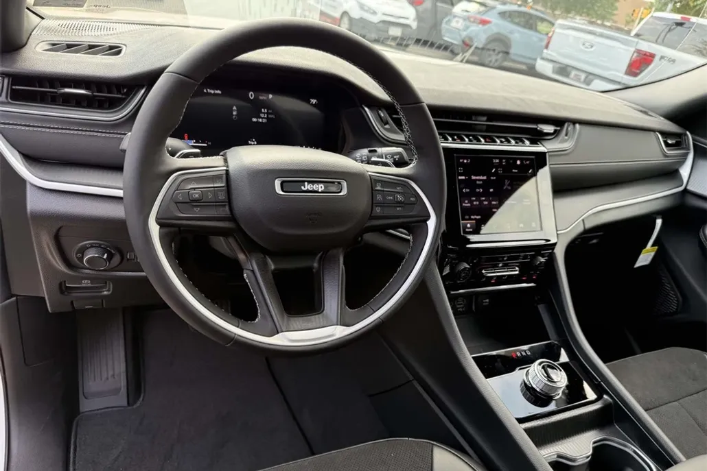 2025 Jeep Grand Cherokee Altitude X photo 1