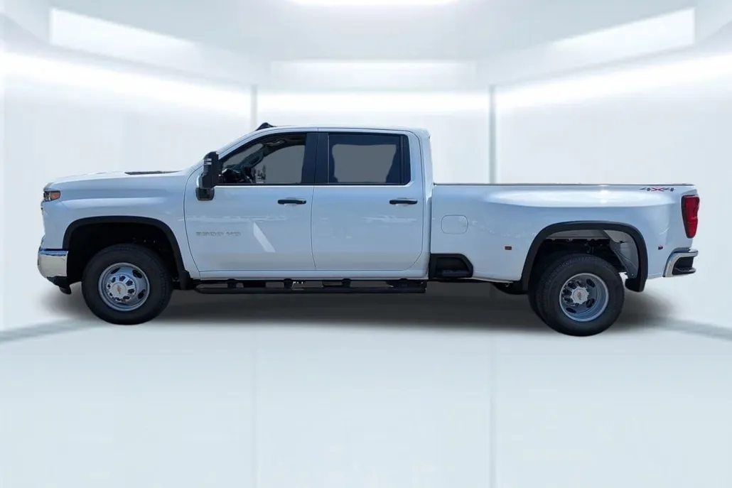 2026 Chevrolet Silverado 3500HD High Country Work Truck photo 1