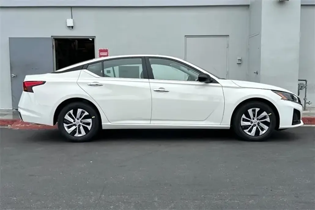 2025 Nissan Altima 2.5 S photo 1