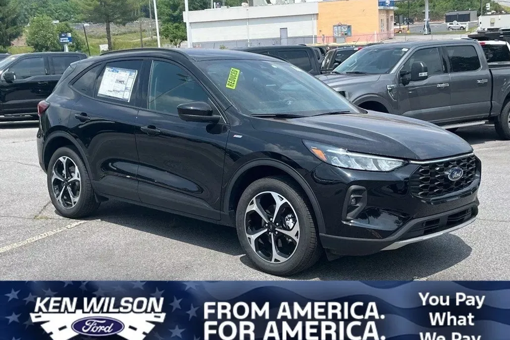 2025 Ford Escape ST-Line Select photo 1