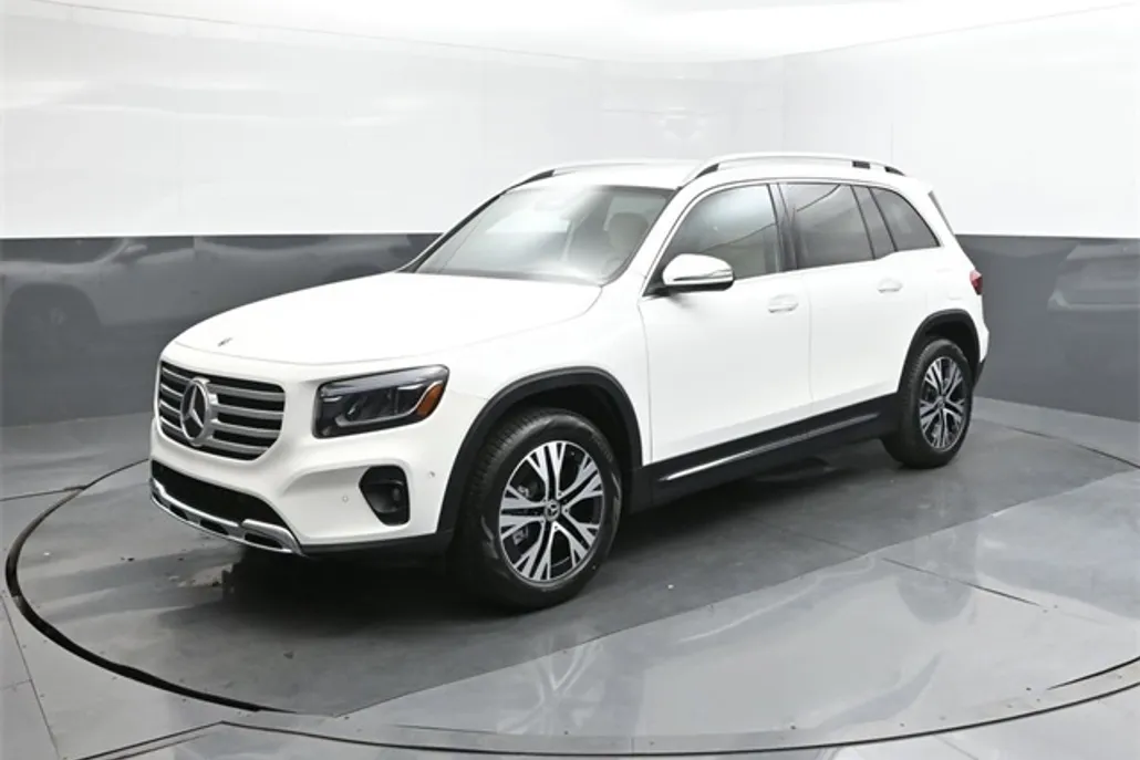 2025 Mercedes Benz GLB 250 photo 1