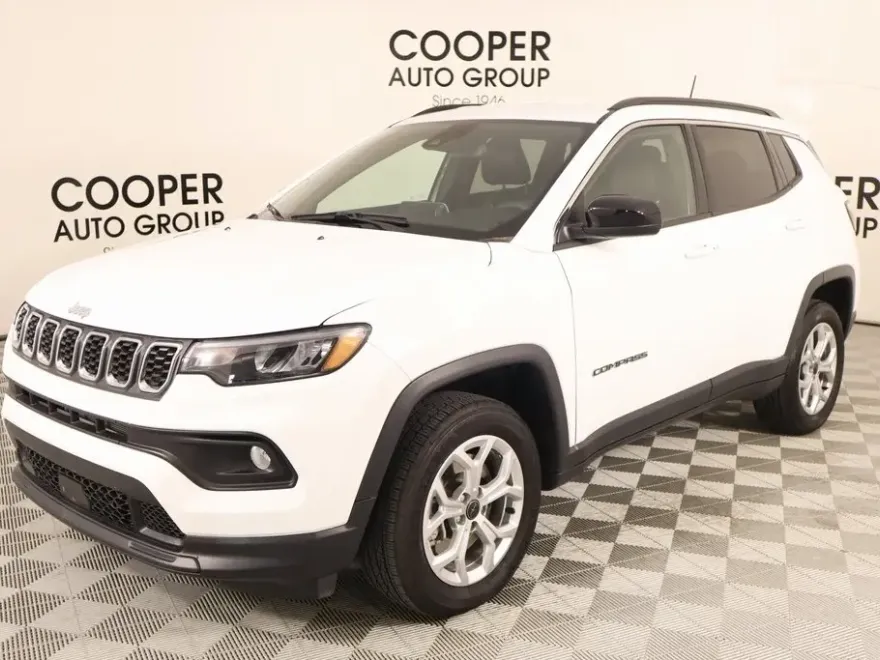 2025 Jeep Compass Latitude photo 1