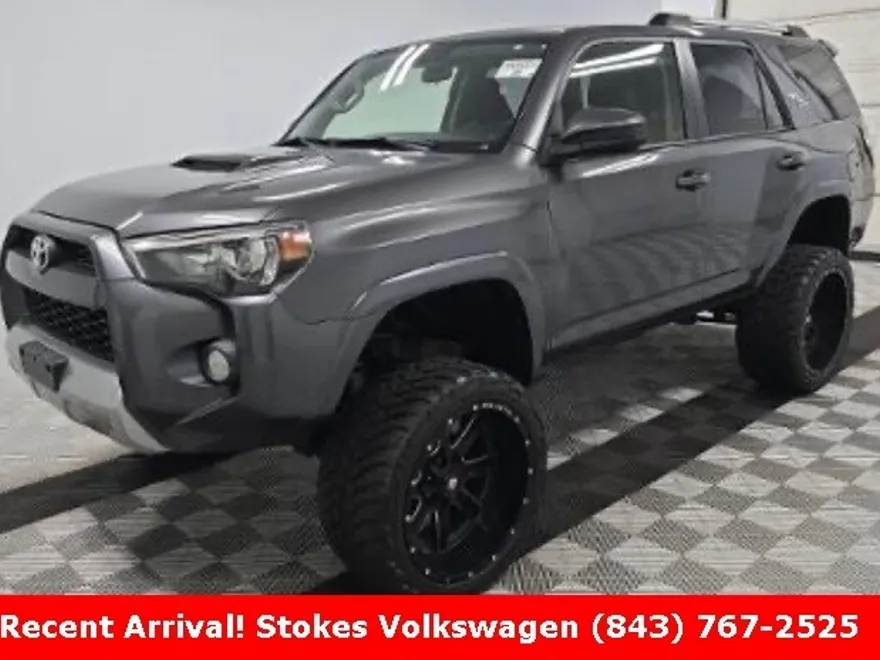 2018 Toyota 4Runner TRD Off-Road photo 1