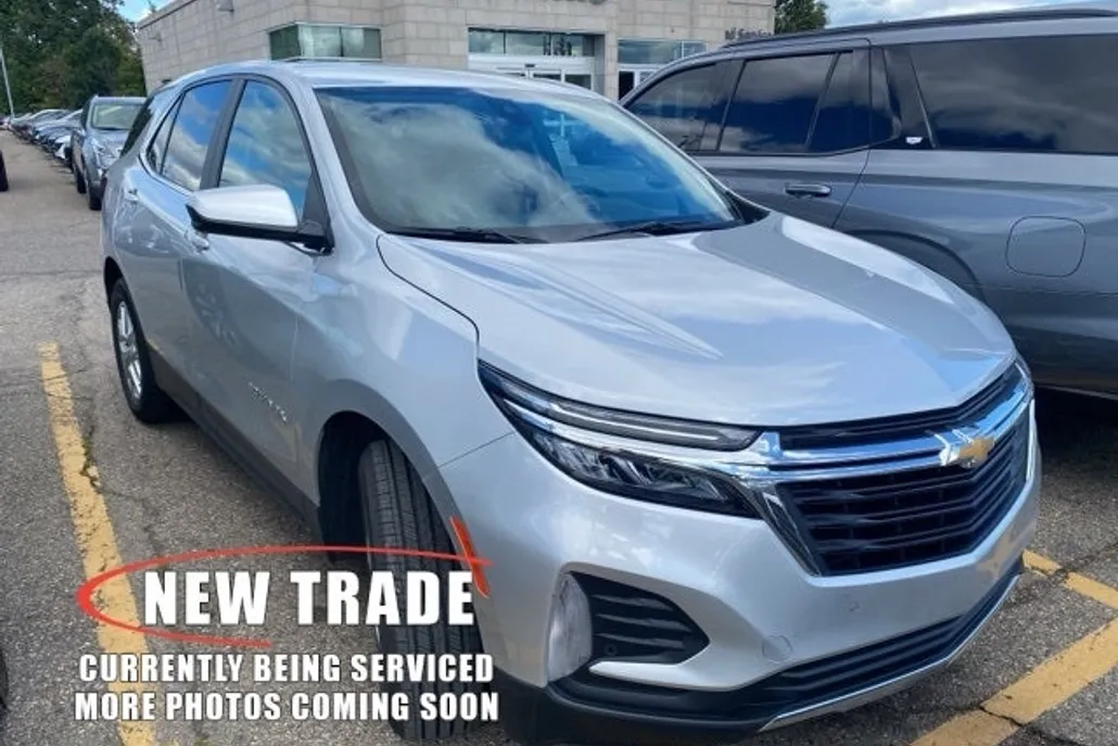 2022 Chevrolet Equinox LT photo 1