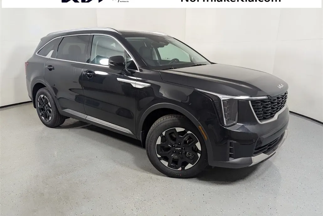 2025 Kia Sorento S photo 1