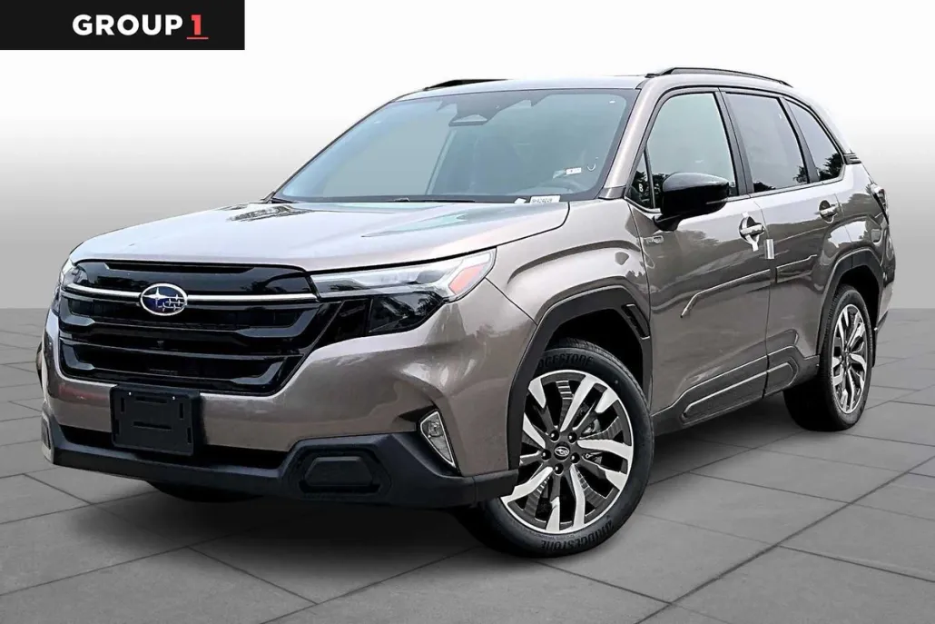 2025 Subaru Forester Touring photo 1