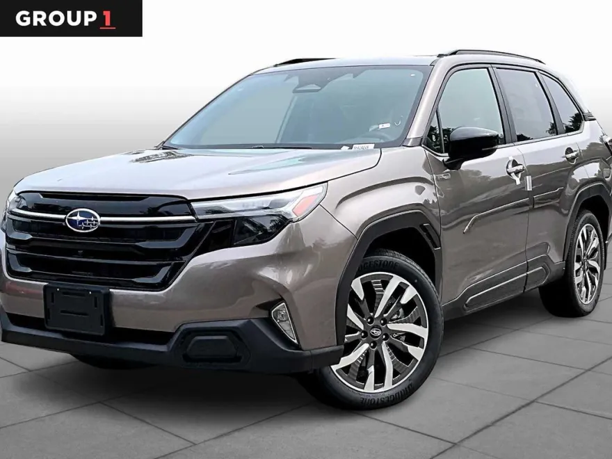 2025 Subaru Forester Touring photo 1