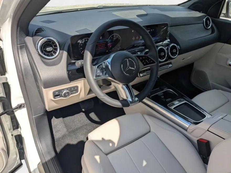 2026 Mercedes Benz GLA 250 photo 1