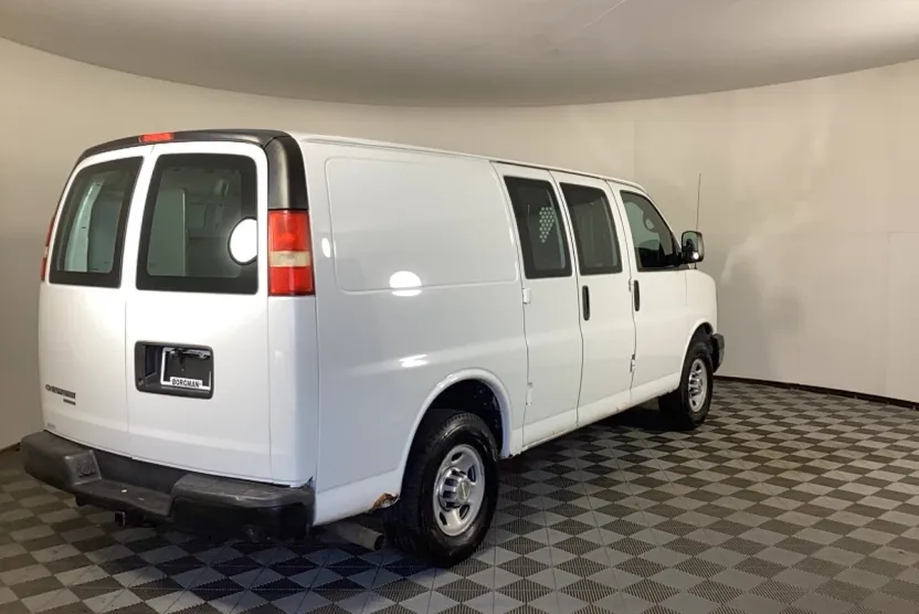 2014 Chevrolet Express 2500 Van photo 1