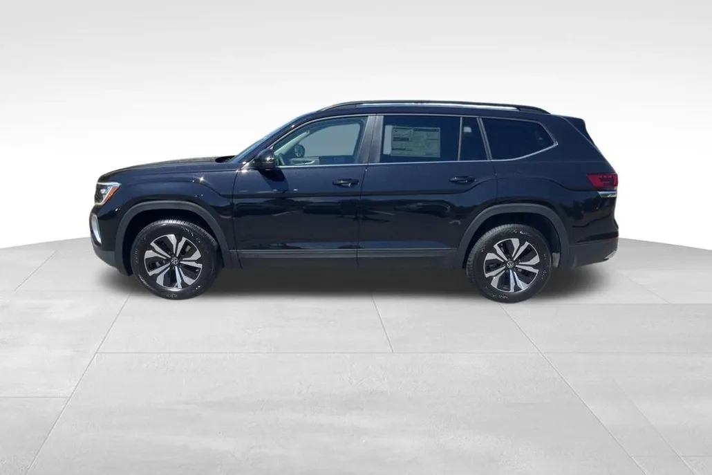 2026 Volkswagen Atlas SE photo 1