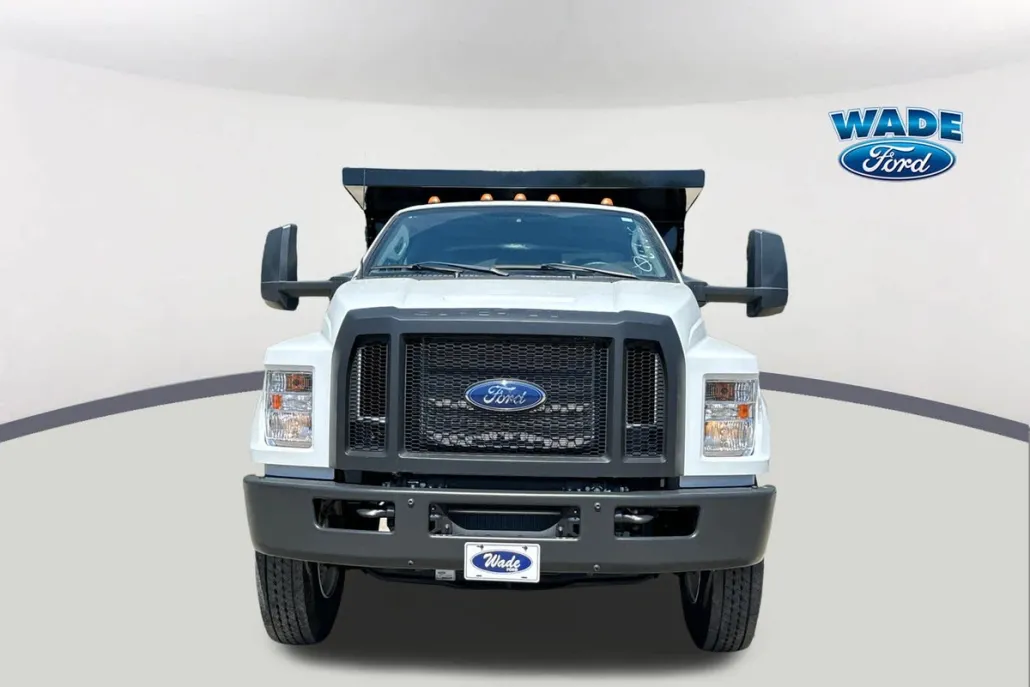 2024 Ford F-750 Base photo 1