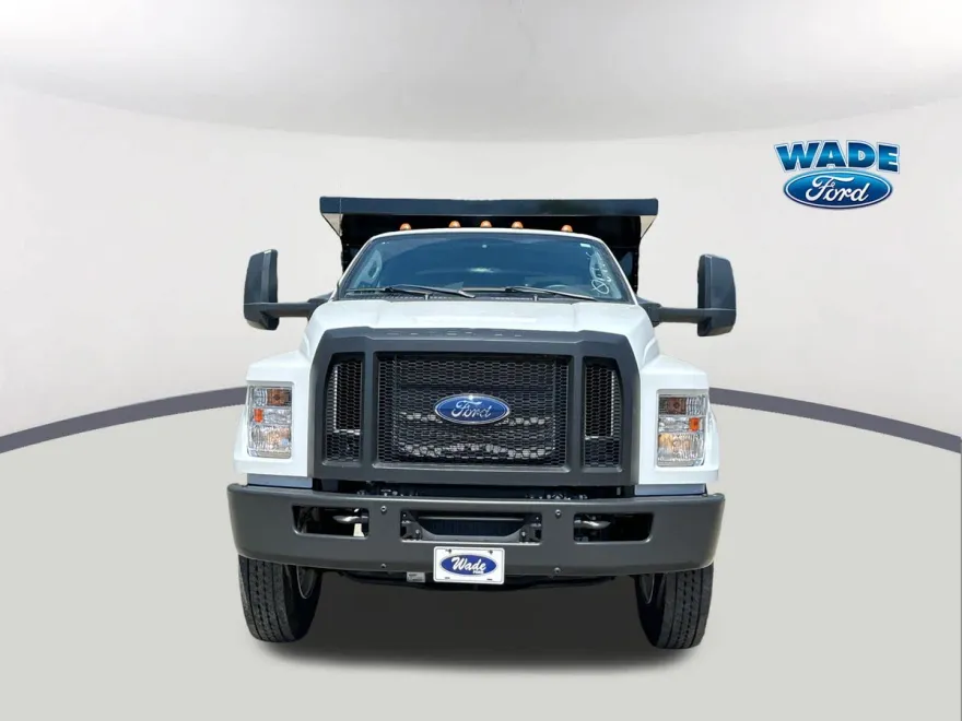 2024 Ford F-750 Base photo 1
