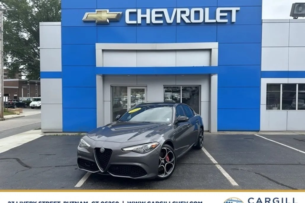 2023 Alfa Romeo Giulia Ti photo 1