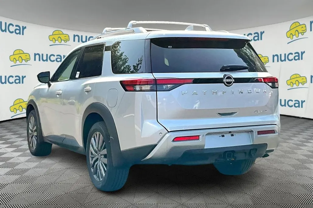 2025 Nissan Pathfinder SL photo 1