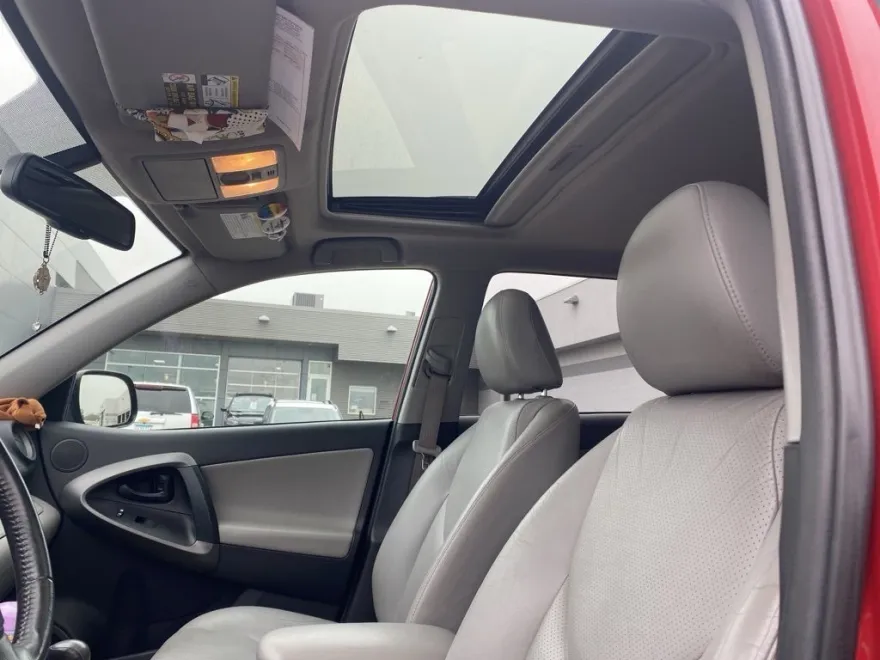 2010 Toyota RAV4 Limited photo 1