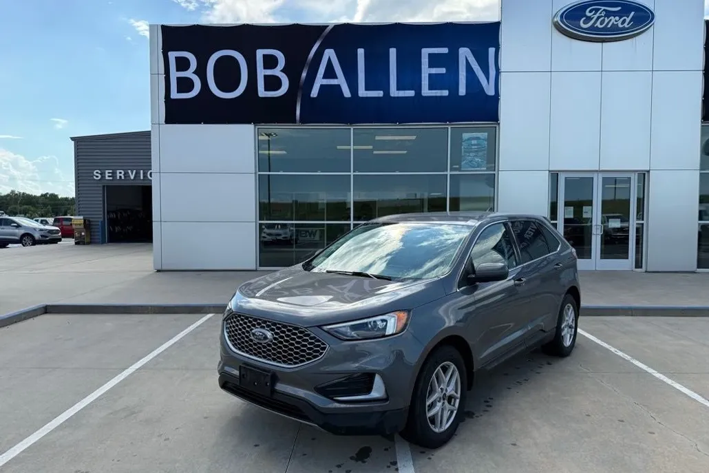 2024 Ford Edge SEL photo 1
