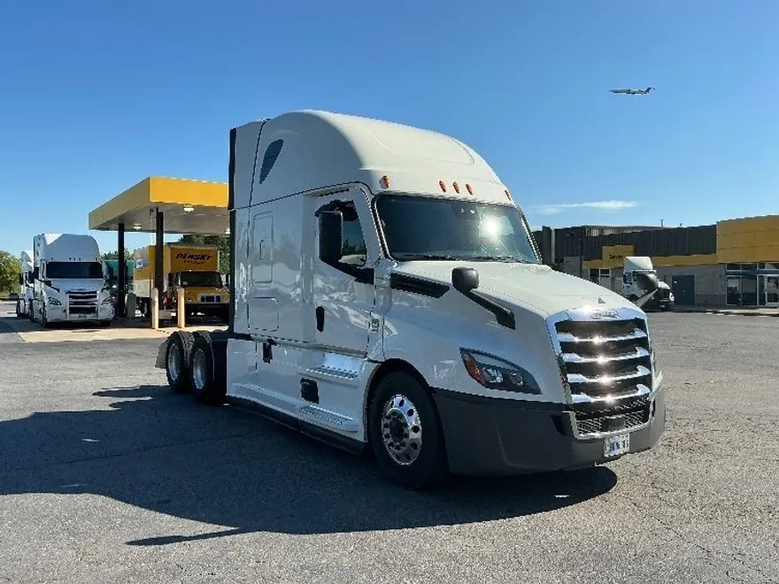 2021 Freightliner Cascadia 126" Sleeper Cab photo 1