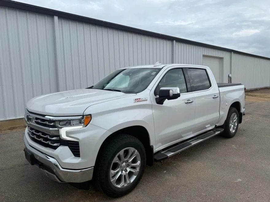 2024 Chevrolet Silverado 1500 LTZ photo 1