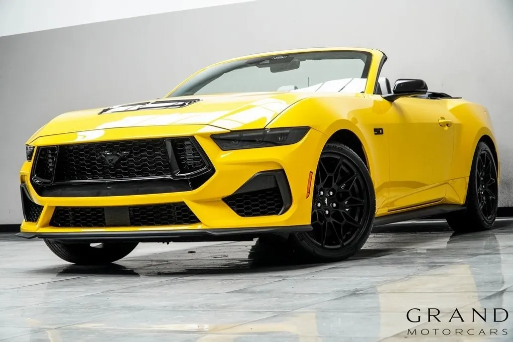 2024 Ford Mustang GT Premium Convertible photo 1