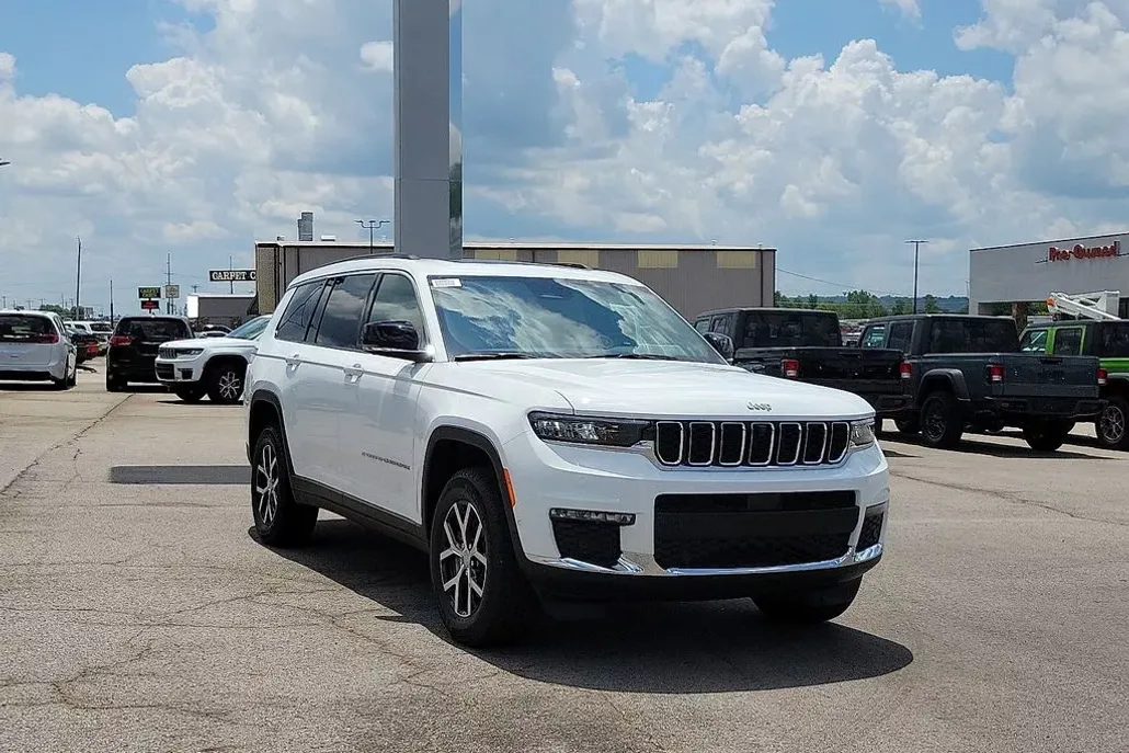 2025 Jeep Grand Cherokee Limited photo 1