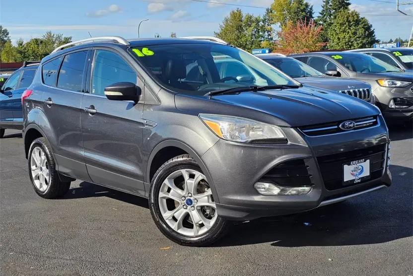2016 Ford Escape Titanium photo 1