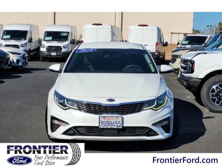 2019 Kia Optima LX photo 1
