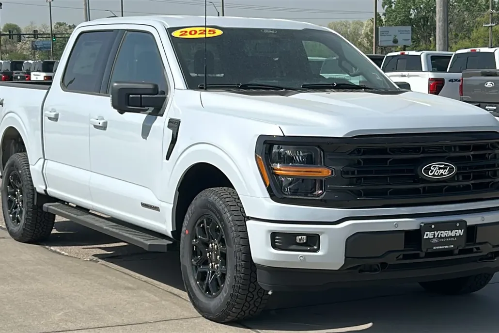 2025 Ford F-150 XLT photo 1