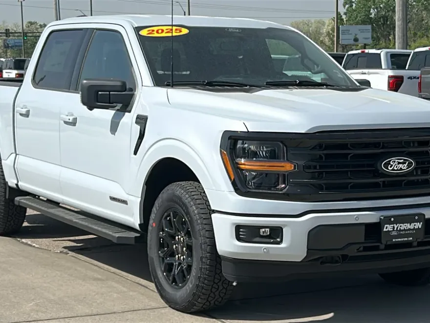 2025 Ford F-150 XLT photo 1