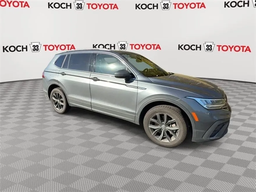 2022 Volkswagen Tiguan SE photo 1
