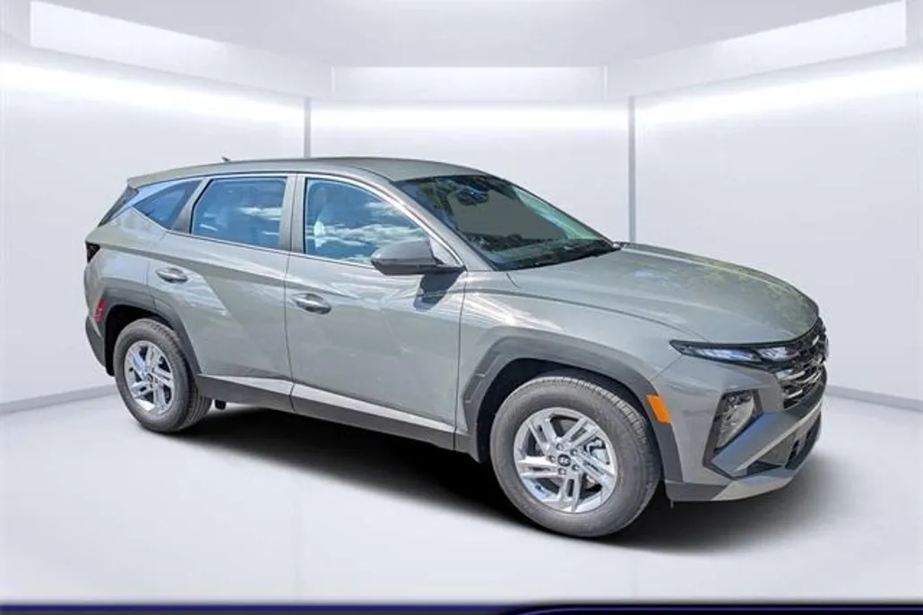 2025 Hyundai Tucson SE photo 1