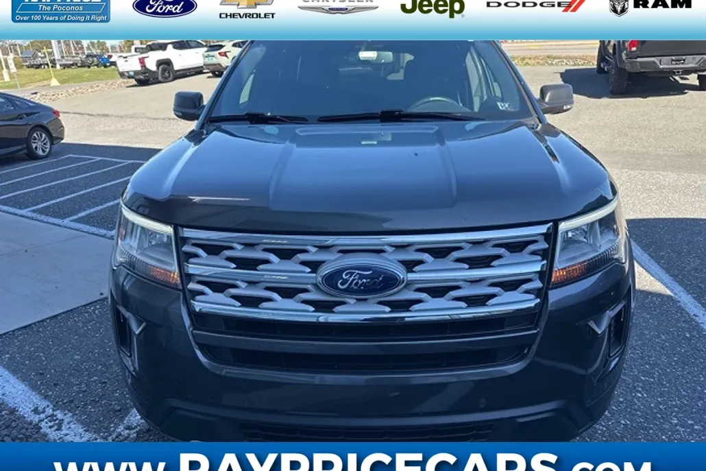 2019 Ford Explorer XLT photo 1