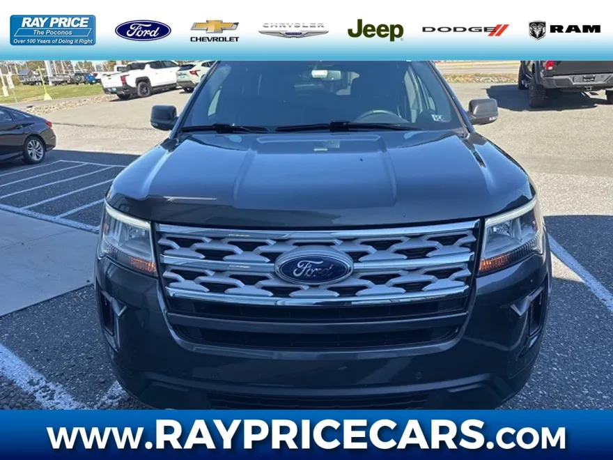 2019 Ford Explorer XLT photo 1